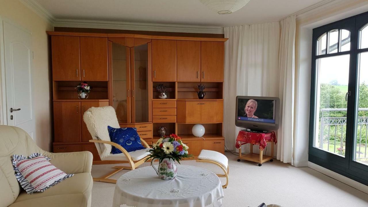 Ferienwohnung "Am Gruen" Zweedorf Exterior photo