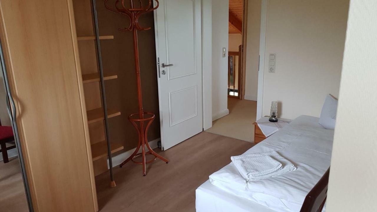 Ferienwohnung "Am Gruen" Zweedorf Exterior photo